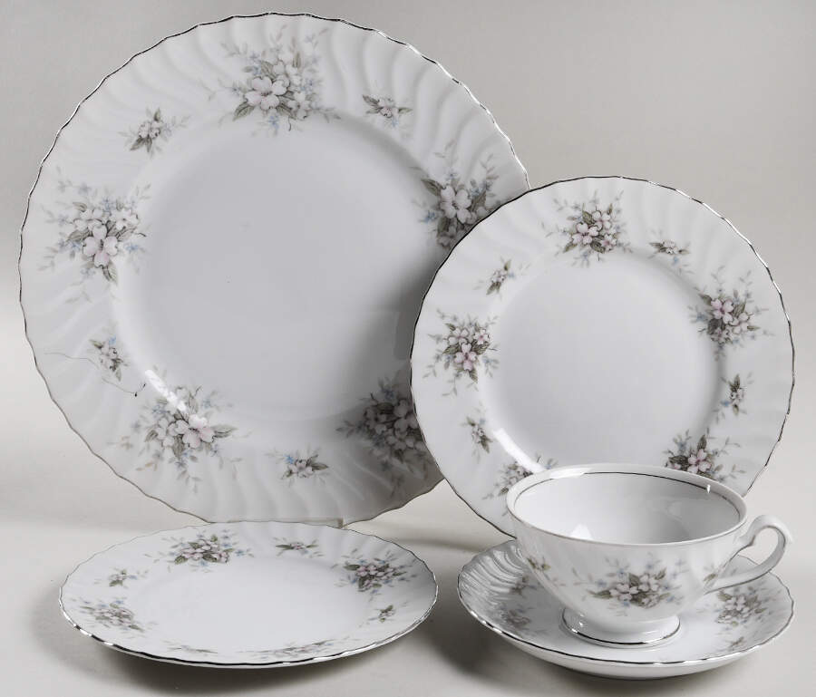 Lady Margaret 5 Piece Place Setting by Mikasa-1