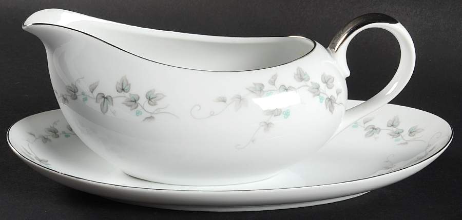 Lamar Gravy Boat & Underplate by Mikasa-1