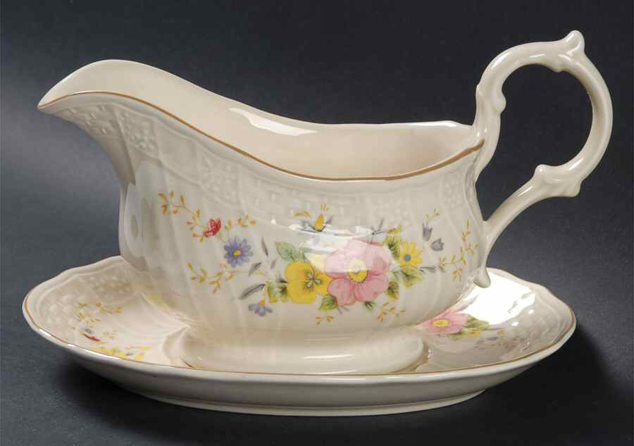 Lancaster Gravy Boat & Underplate by Mikasa-1