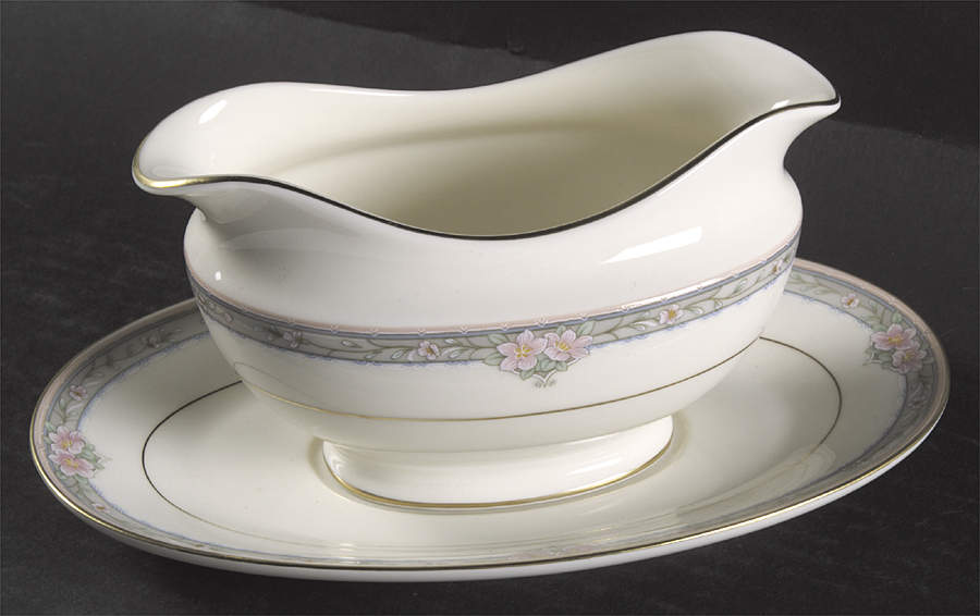 La Rose Gravy Boat & Underplate by Mikasa-1