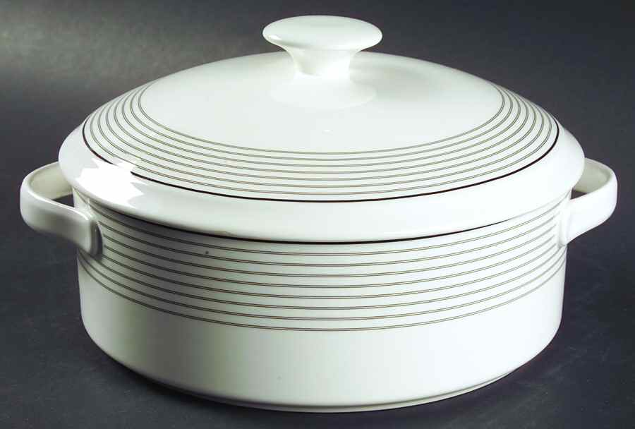 Latitudes 1.75 Qt Round Covered Casserole by Mikasa-1