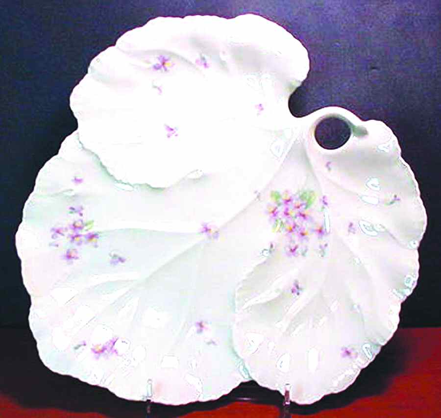 Lila 11" Leaf Dish by Mikasa-1