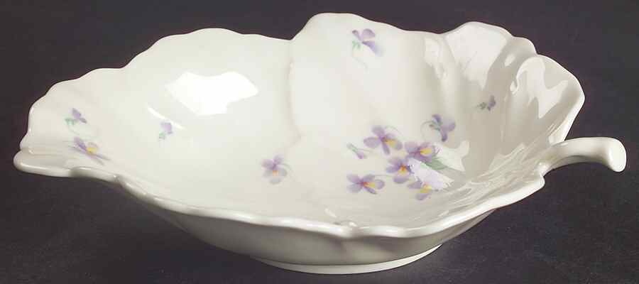 Lila Leaf Shaped Dish by Mikasa-1