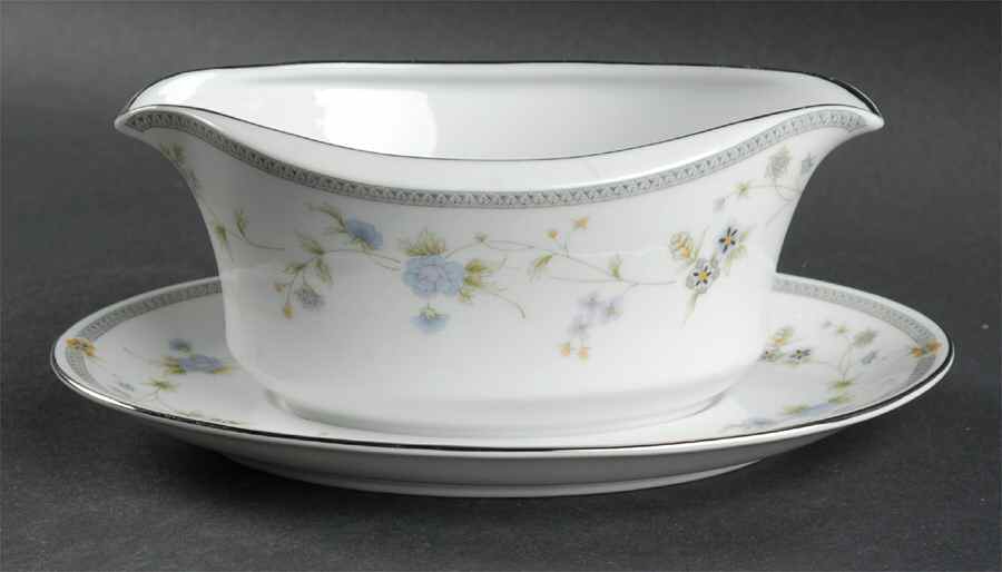 Limousin Gravy Boat & Underplate by Mikasa-1