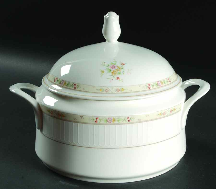 Lyon Round Covered Vegetable by Mikasa-1