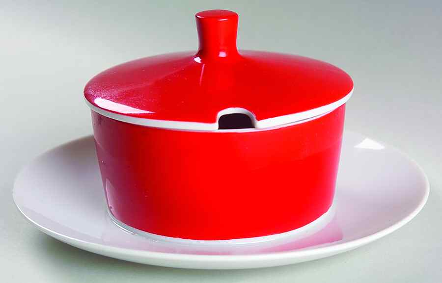 Mandarin Red Mayonnaise with Attached Underplate & Lid by Mikasa-1