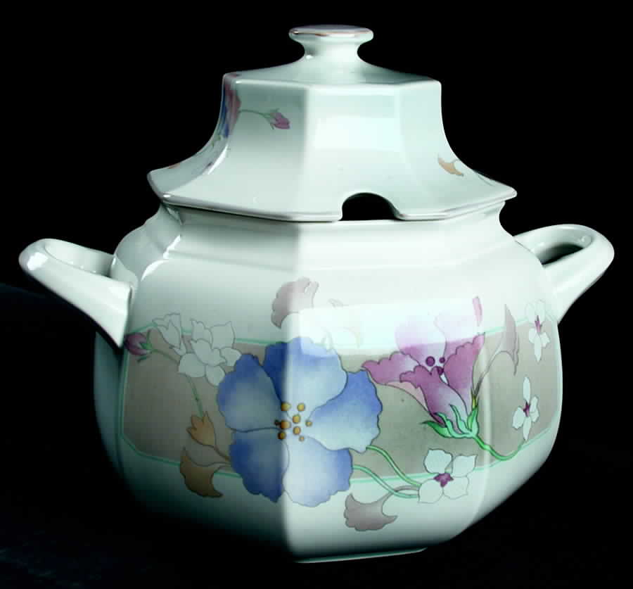 Marika Tureen &  Lid by Mikasa-1