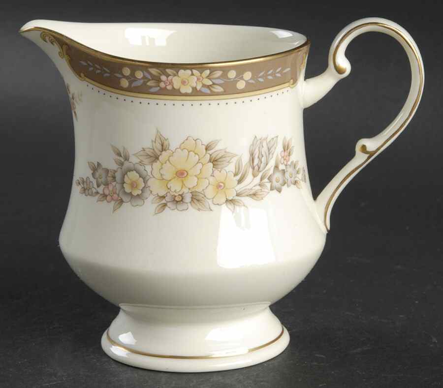 Marquis Creamer by Mikasa-1