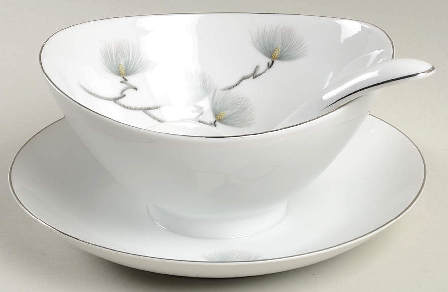Ma-tsu Gravy Boat Attached Underplate & Ladle by Mikasa-1