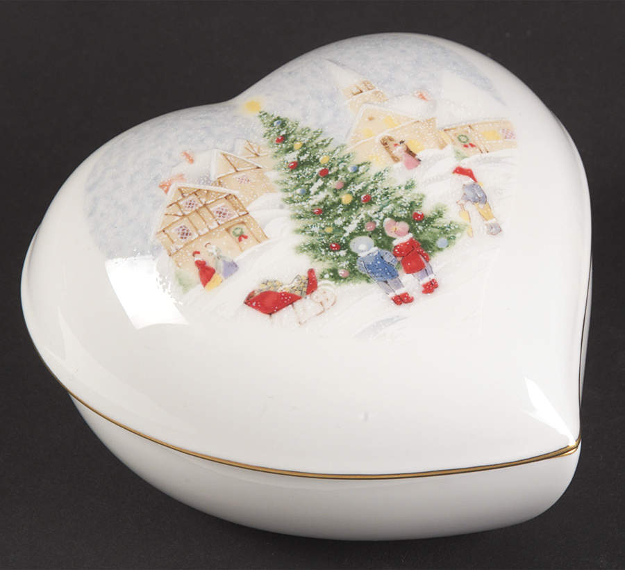 Merry Christmas Heart Shape Box & Lid by Mikasa-1