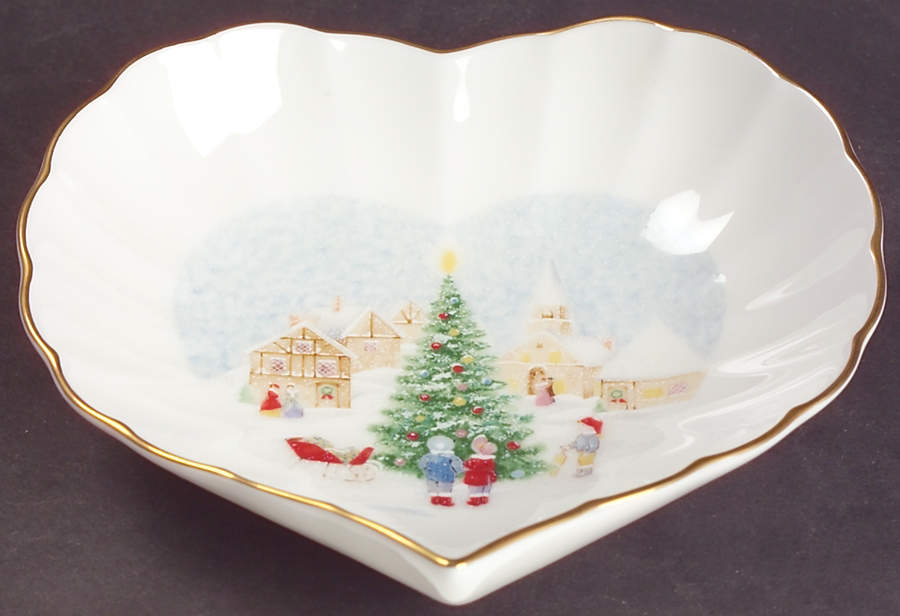 Merry Christmas Heart Shaped Dish by Mikasa-1