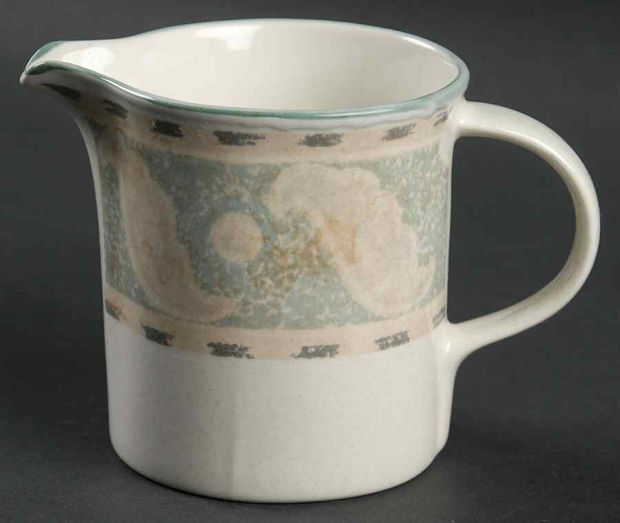Melodia Creamer by Mikasa-1