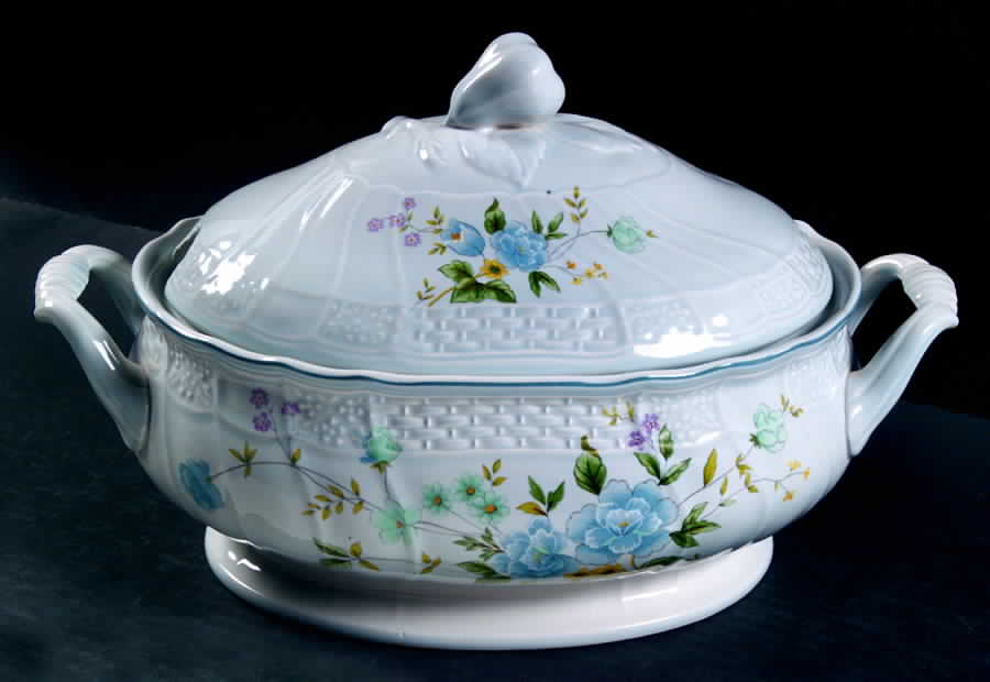 Michelle Tureen &  Lid by Mikasa-1
