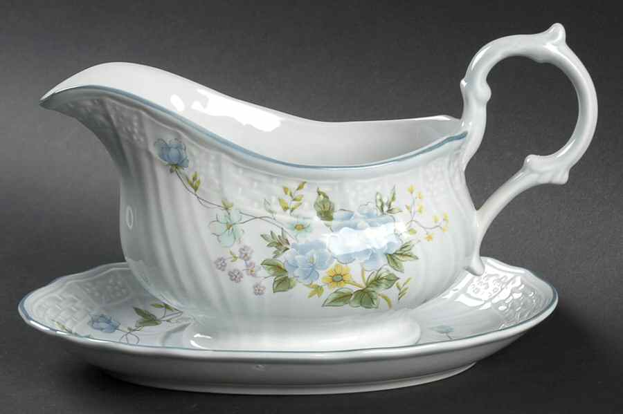 Michelle Gravy Boat & Underplate by Mikasa-1
