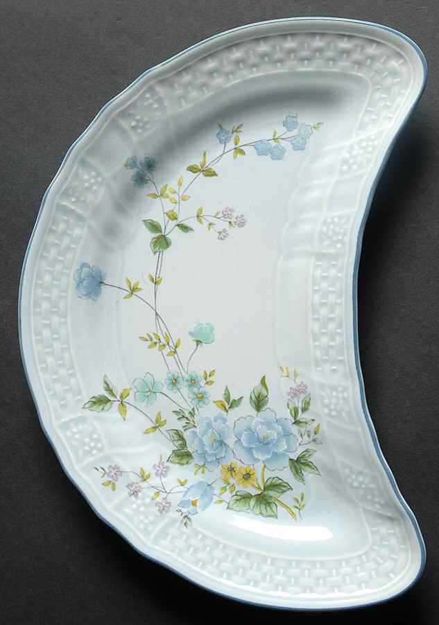 Michelle Crescent Salad Plate by Mikasa-1
