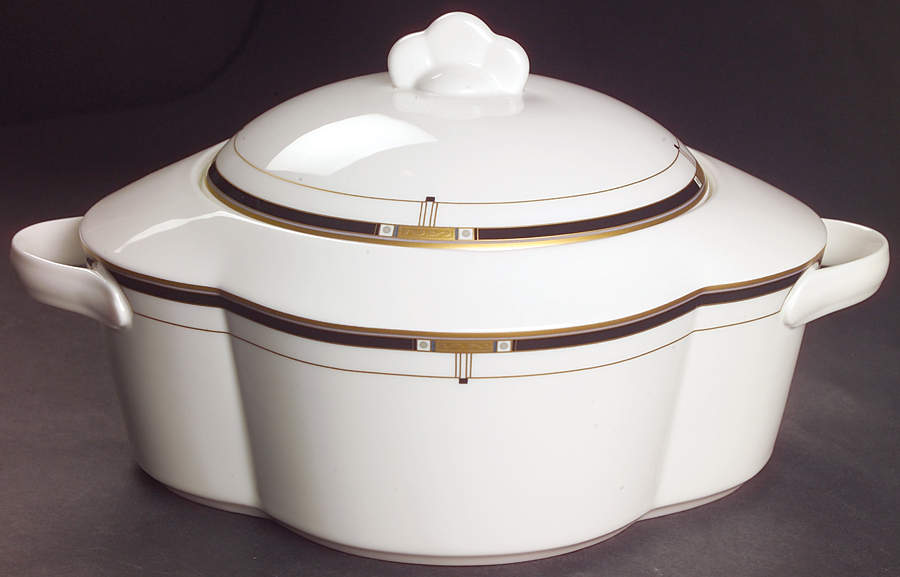 Monte Cristo Black 2.25 Quart Oval Covered Casserole by Mikasa-1
