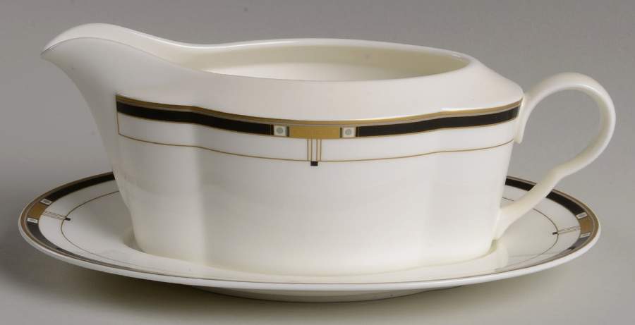 Monte Cristo Black Gravy Boat & Underplate by Mikasa-1