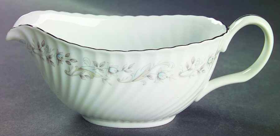 Montecarlo Gravy Boat by Mikasa-1