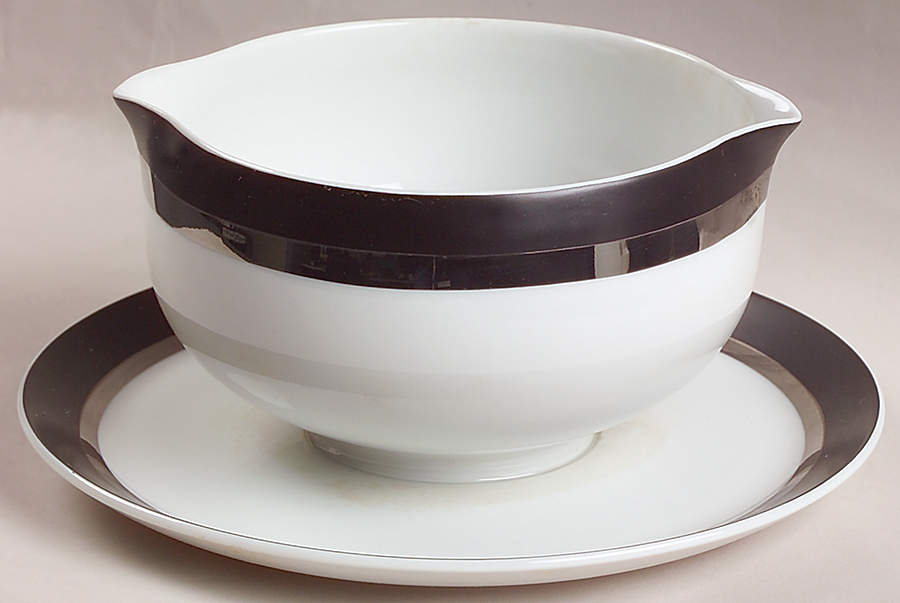 Montina Gravy Boat with Attached Underplate by Mikasa-1