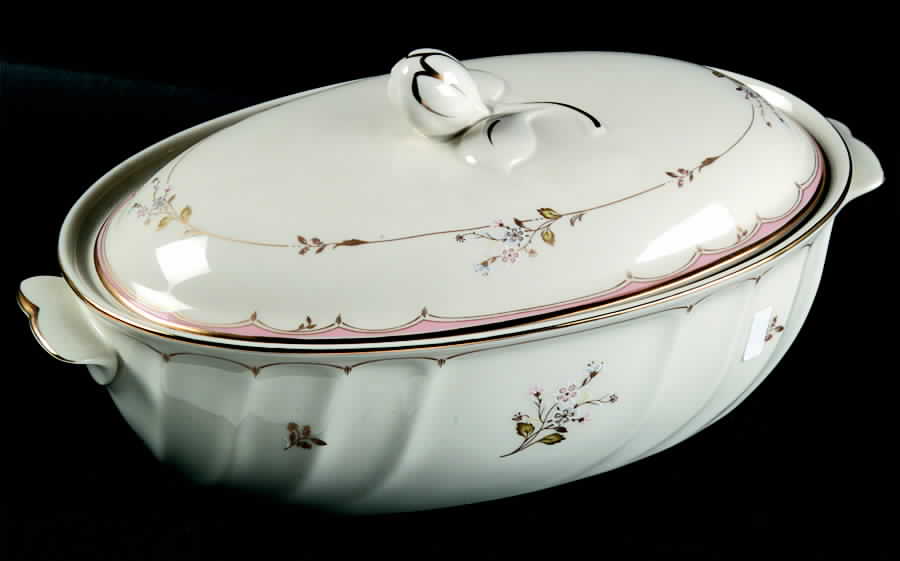 Monticello 1.5 Quart Oval Covered Casserole by Mikasa-1