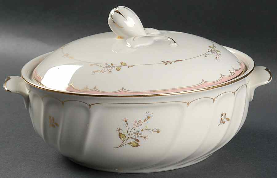 Monticello 1.5 Qt Round Covered Casserole by Mikasa-1