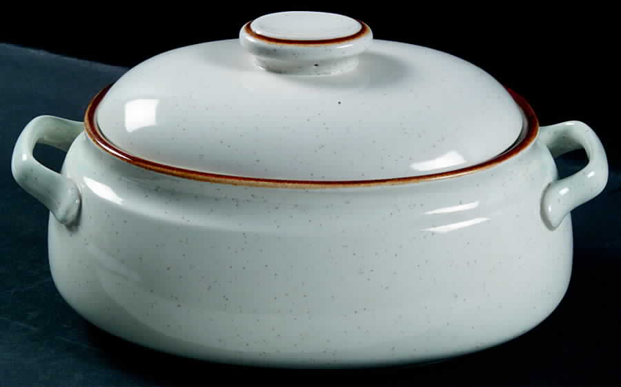 Natural Beauty 2.25 Quart Oval Covered Casserole by Mikasa-1