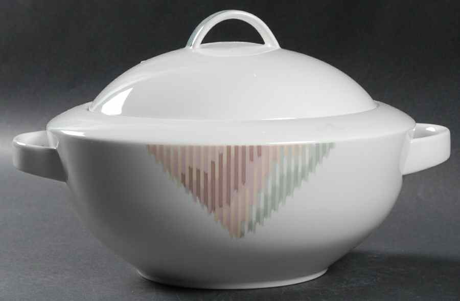 New Balance 2 Qt Round Covered Casserole by Mikasa-1
