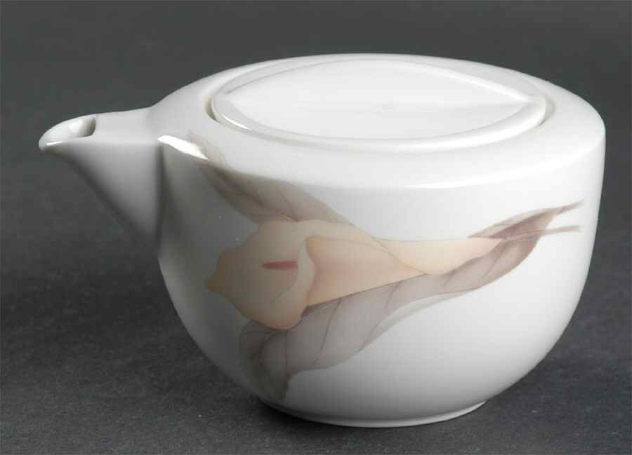 New Spirit Creamer & Lid by Mikasa-1