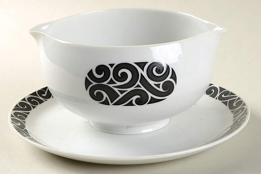 Noir Gravy Boat with Attached Underplate by Mikasa-1