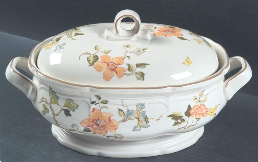 Olde Tapestry 2.5 Quart Oval Covered Casserole by Mikasa-1