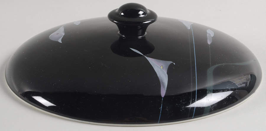Opus Black Lid for 2 Qt Round Covered Casserole by Mikasa-1