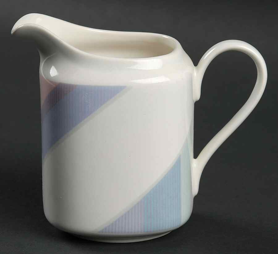 Par Four Creamer by Mikasa-1