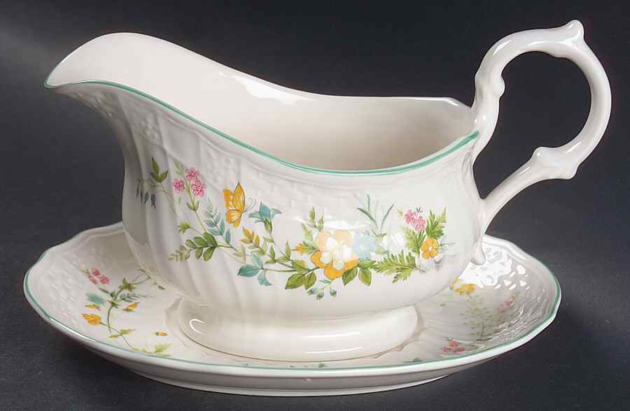 Pamela Gravy Boat & Underplate by Mikasa-1