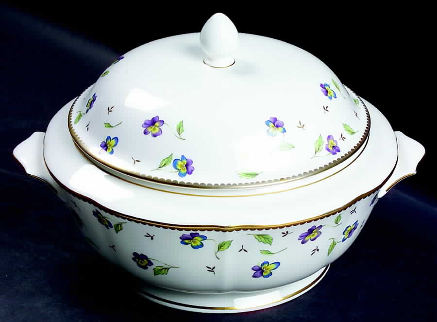 Pansy Parade 2 Qt Round Covered Casserole by Mikasa-1