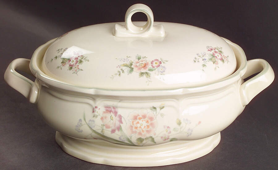 Peony Bouquet 2.5 Quart Oval Covered Casserole by Mikasa-1