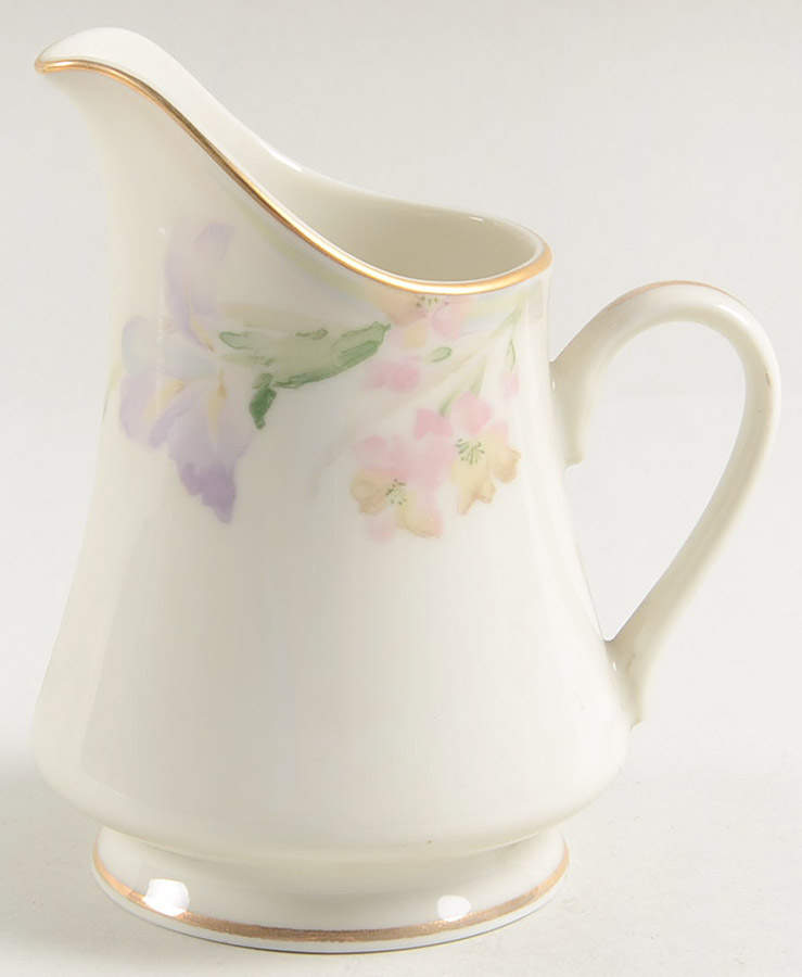 Perfection Creamer by Mikasa-1