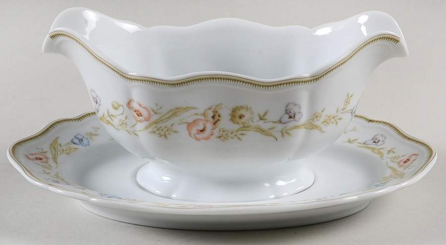 Petite Gravy Boat & Underplate by Mikasa-1