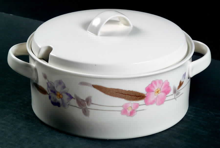 Piccadilly Tureen &  Lid by Mikasa-1