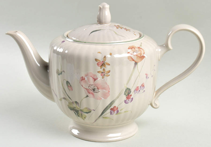 Pink Poppy Teapot & Lid by Mikasa-1