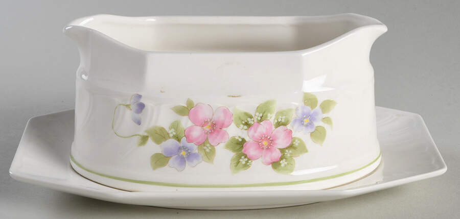 Pink 'N Pretty Gravy Boat & Underplate by Mikasa-1