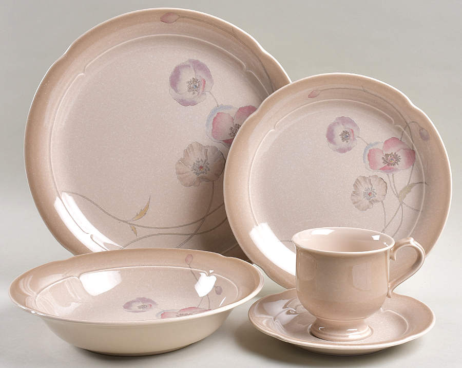 Poppies 5 Piece Place Setting by Mikasa-1