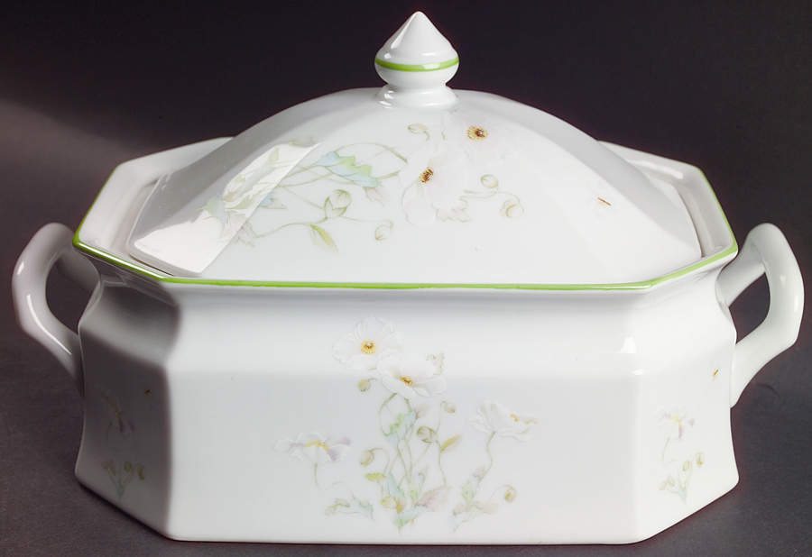 Poppy Sunday 2 Quart Oval Covered Casserole by Mikasa-1