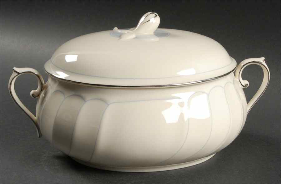 Precious Blue 2 Quart Oval Covered Casserole by Mikasa-1