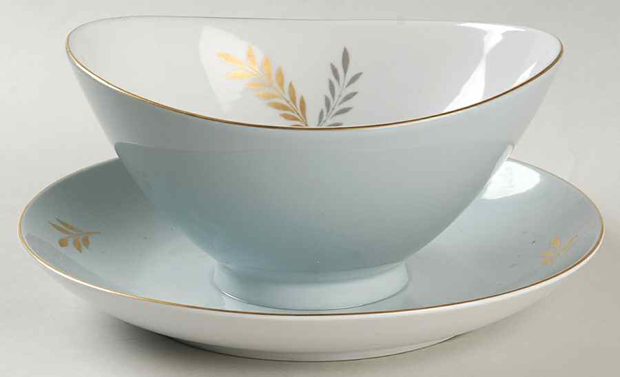 Prelude Gravy Boat with Attached Underplate by Mikasa-1
