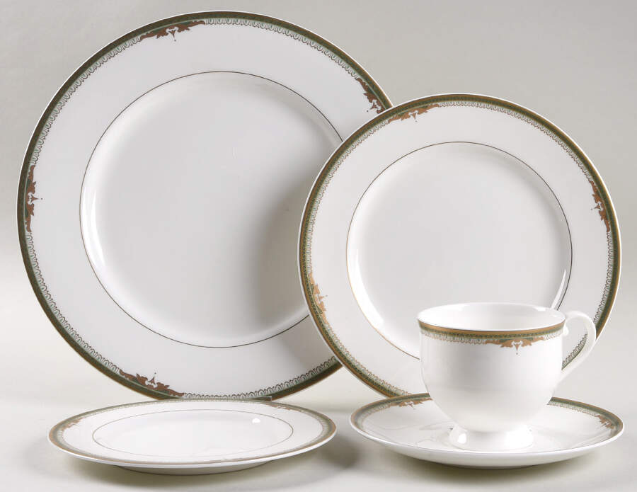 Queen's Court 5 Piece Place Setting by Mikasa-1