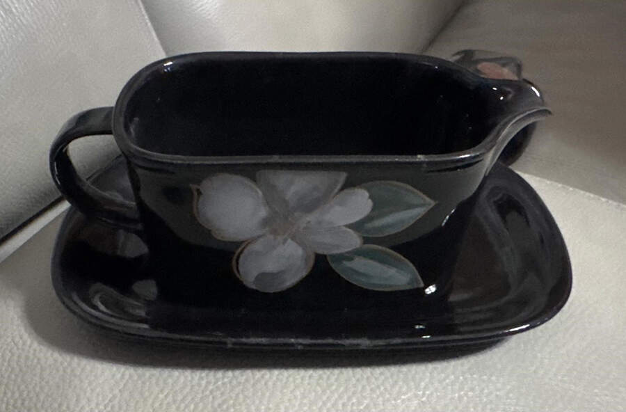 Rapture Bloom Gravy Boat & Underplate (Relish/Butter) by Mikasa-1