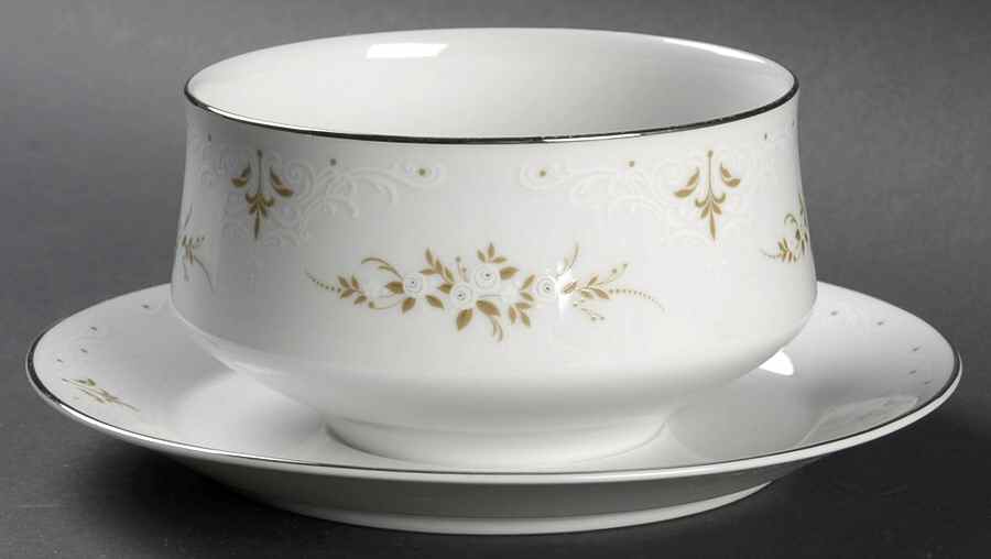 Rapture Gravy Boat with Attached Underplate by Mikasa-1