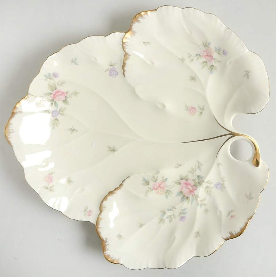 Remembrance Large Flora Platter by Mikasa-1