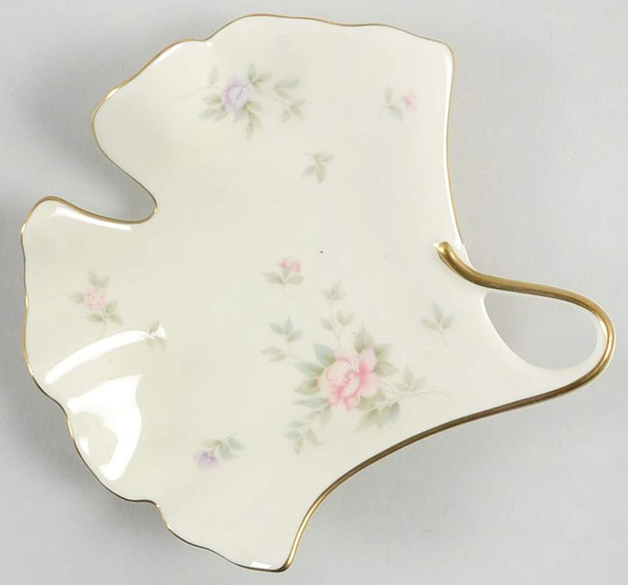 Remembrance Leaf Shaped Dish by Mikasa-1