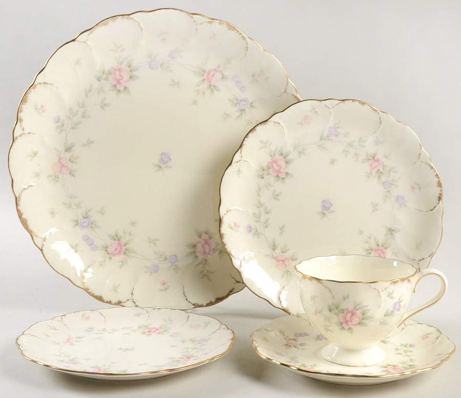 Remembrance 40 Piece Estate Set by Mikasa-1
